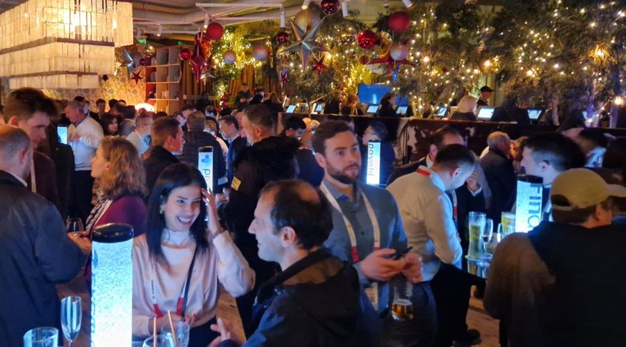 两个月暴涨70%+：小鱼盈通（00139）的资本博弈分析