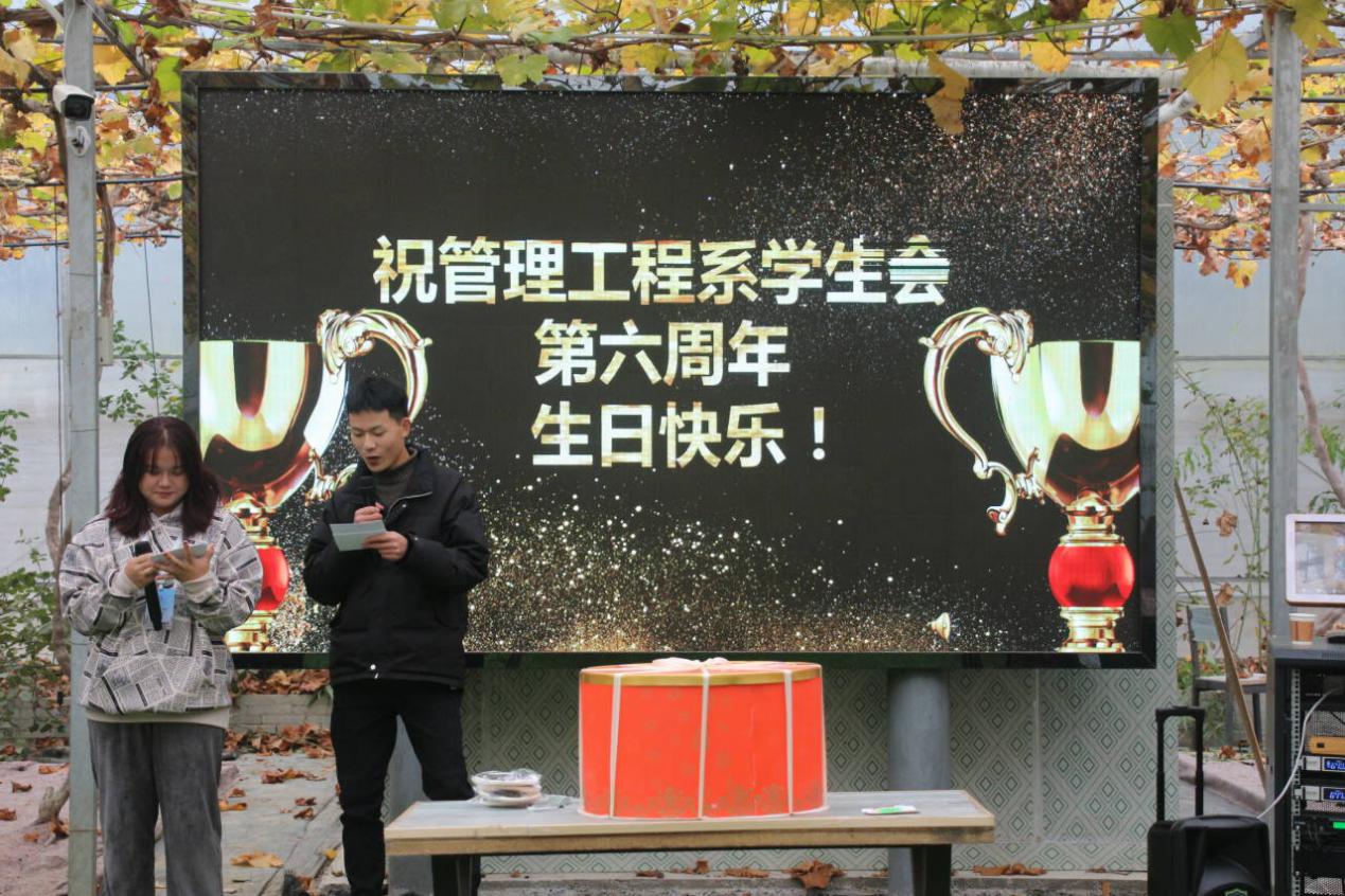 湛江市图书馆举办少儿绘画展：童画心声，呼吁无烟未来